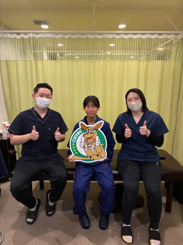新しい年度に切り替わり練習内容の変化や試合が増えていく中で身体のコンディションを整えていく為に、在籍生を手厚くサポートしていただいている『だいち鍼灸接骨院』様

今年度もcamelliaの在籍生達のケアをよろしくお願い致します！

 #だいち鍼灸接骨院 #camellia-W U15 #鍼灸接骨院 #バスケット  #ケア
